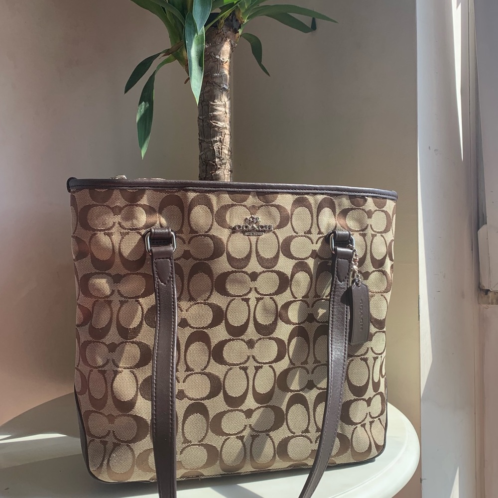 Authentic vintage Coach bag with signature c